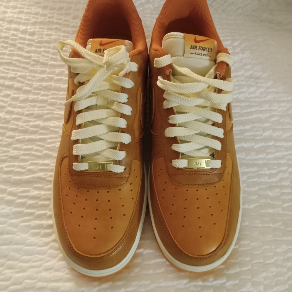 Brand new Nike AF1. (Never been worn) - Picture 4 of 9